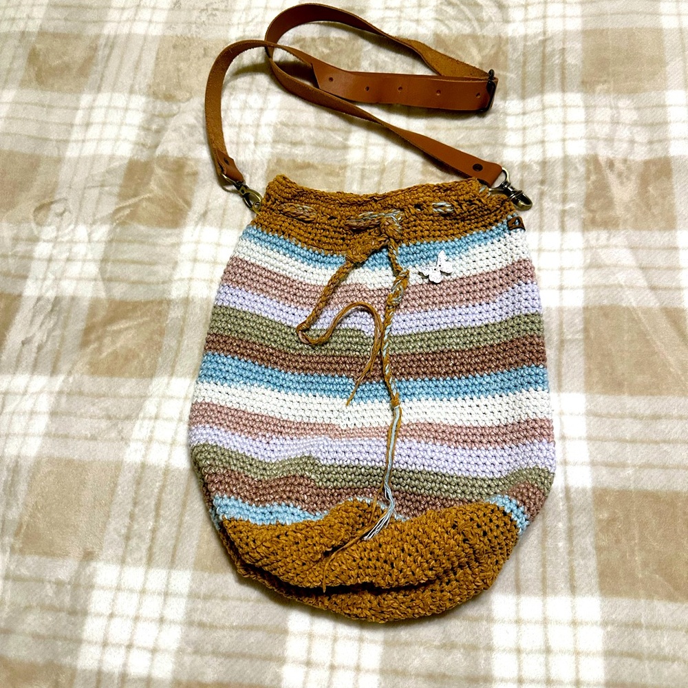 Hand Crochet Crossbody Bucket Bag with Butterfly Detail With adjustable Strap